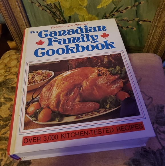 Hard Cover The Canadian Family Cookbook Illustrated 1981 - Picture 1 of 7